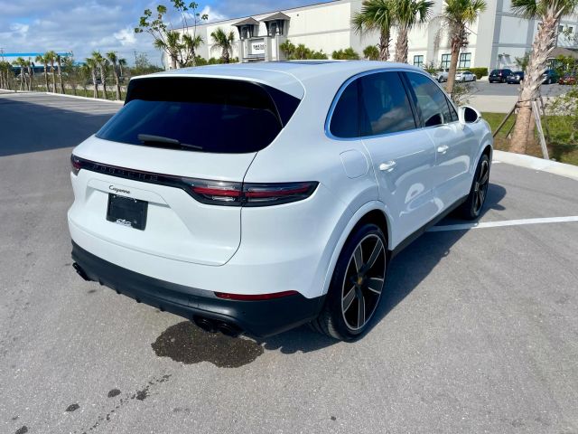 2019 Porsche Cayenne - Image 16