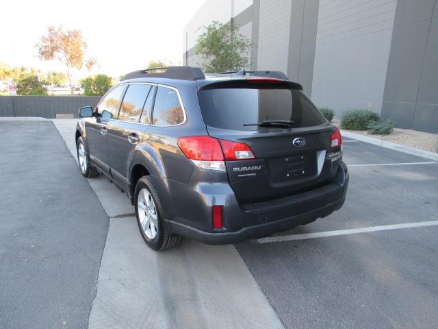 2013 Subaru Outback Limited photo 8