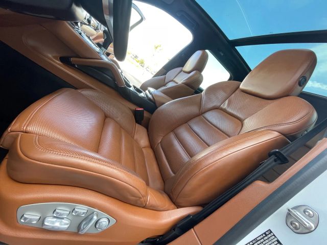 2017 Porsche Cayenne - Image 77