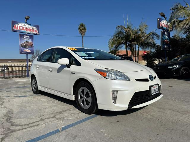 2013 Toyota Prius Two photo 4