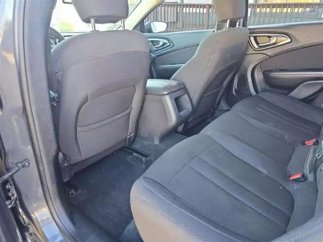 2015 Chrysler 200 - Image 20