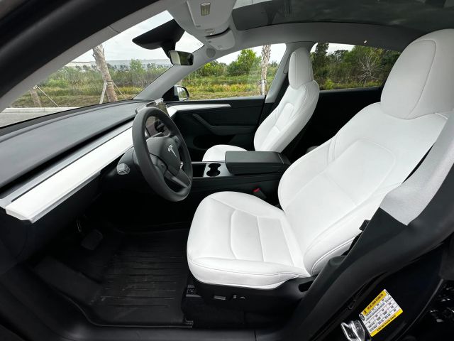 2024 Tesla Model Y - Image 36