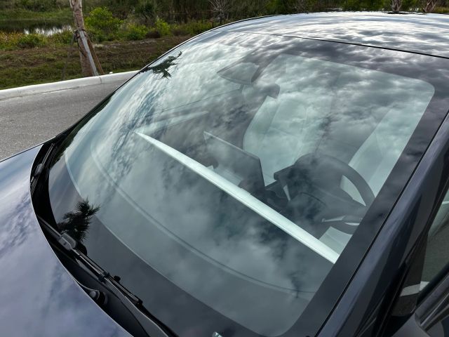 2024 Tesla Model Y - Image 10