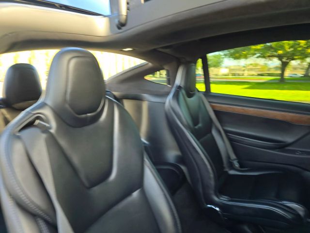 2019 Tesla Model X - Image 29