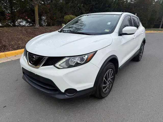 2018 Nissan Rogue Sport S photo 2