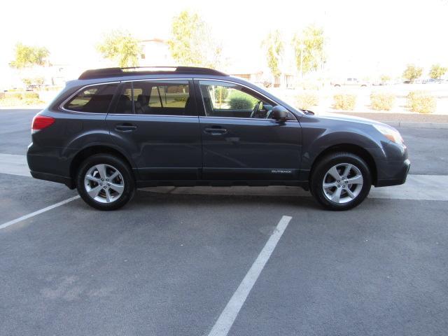 2013 Subaru Outback Limited photo 5