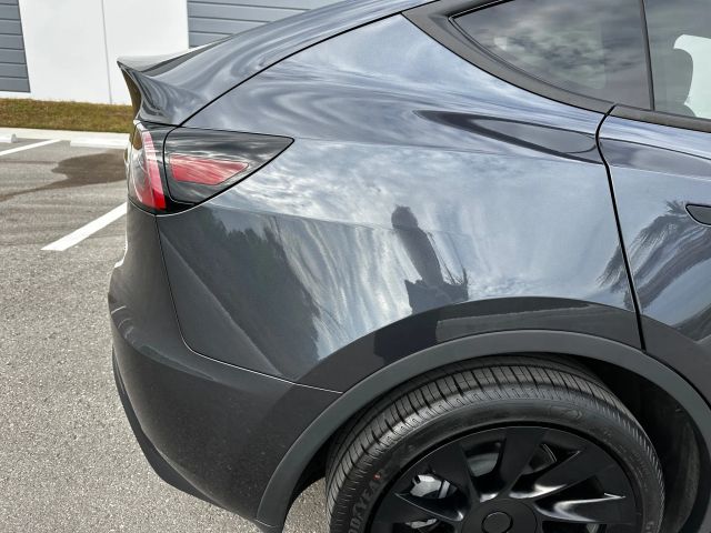 2024 Tesla Model Y - Image 23