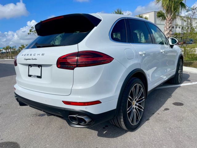 2017 Porsche Cayenne - Image 15