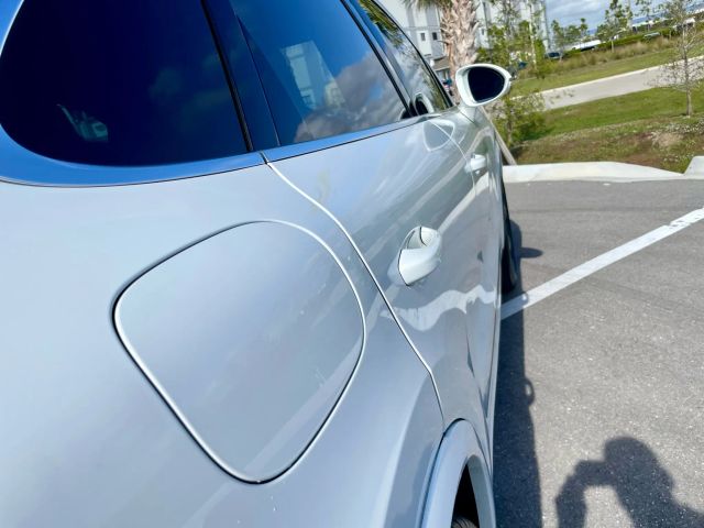 2019 Porsche Cayenne - Image 17