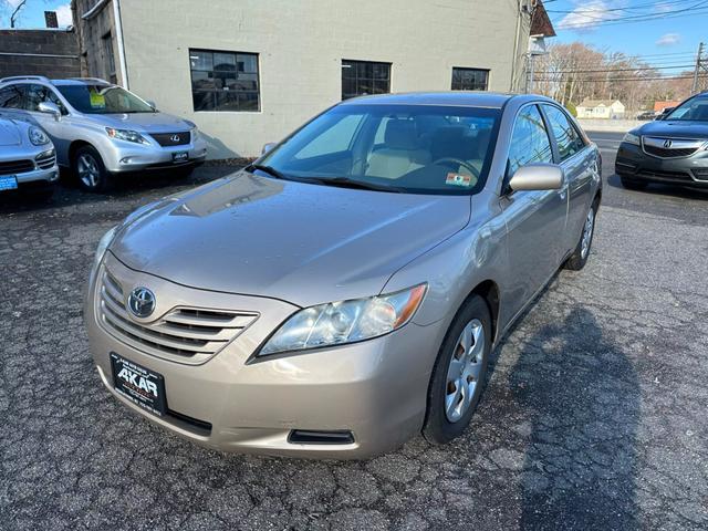 2009 Toyota Camry LE photo 3