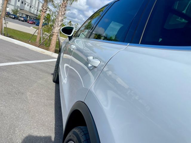 2017 Porsche Cayenne - Image 28