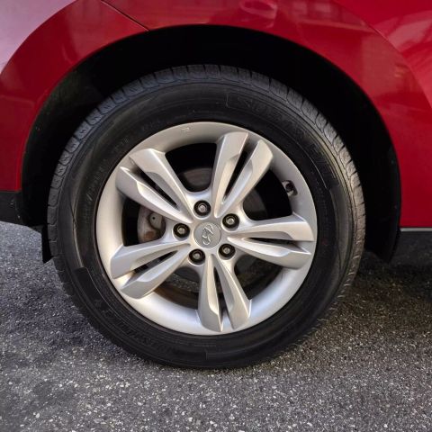 2011 Hyundai Tucson Gls Sport Utility 4d - Image 22