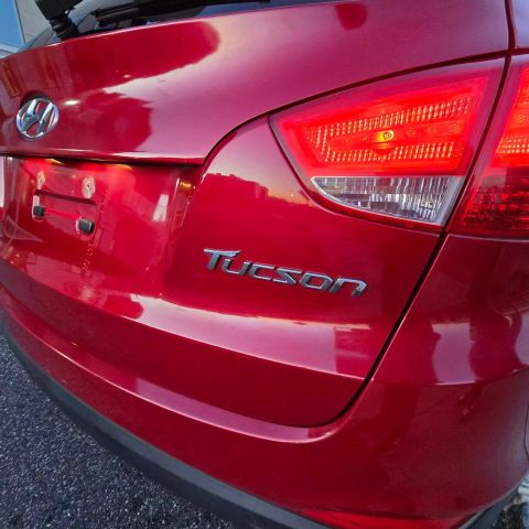 2011 Hyundai Tucson Gls Sport Utility 4d - Image 13
