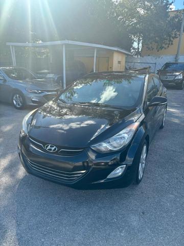 Hyundai Elantra's photo