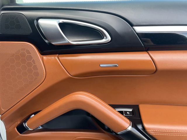 2017 Porsche Cayenne - Image 131