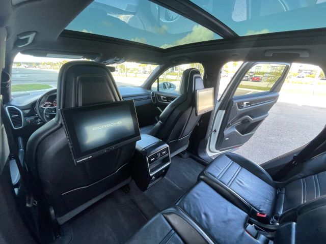 2019 Porsche Cayenne - Image 120