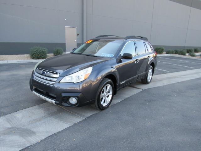 2013 Subaru Outback Limited photo 2