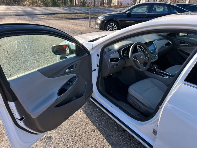 2021 Chevrolet Malibu - Image 16