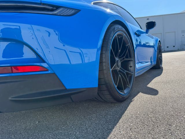 2022 Porsche 911 - Image 15