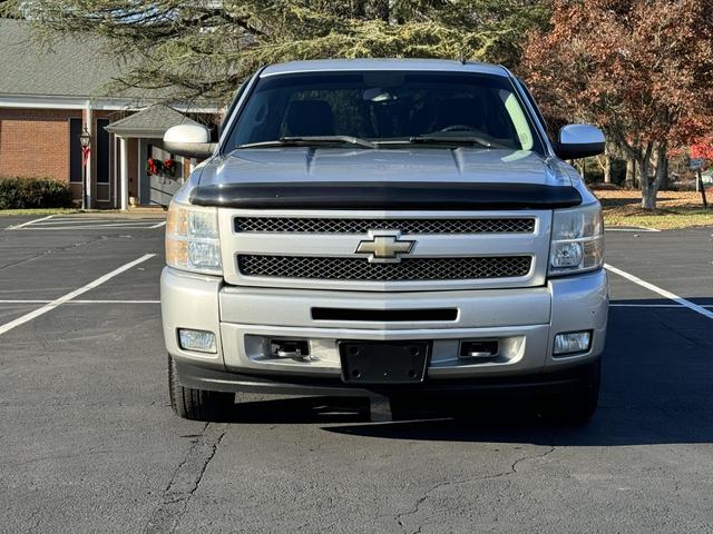 2011 Chevrolet Silverado 1500 LT photo 3