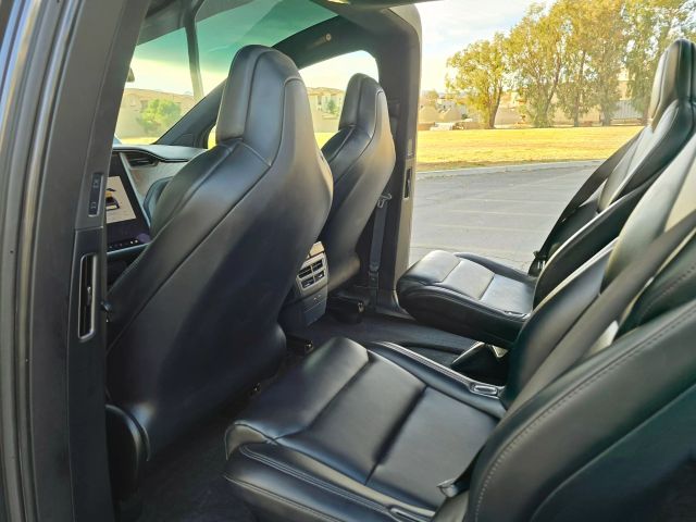 2019 Tesla Model X - Image 37