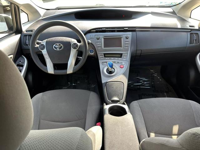 2013 Toyota Prius Two photo 10