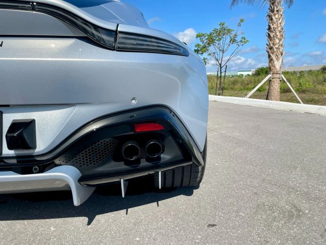 2023 Aston Martin Vantage - Image 22