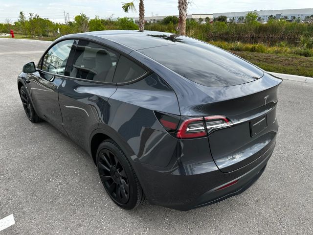 2024 Tesla Model Y - Image 14
