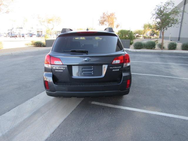 2013 Subaru Outback Limited photo 7