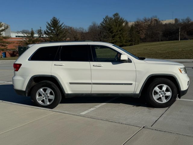 2011 Jeep Grand Cherokee - Image 9