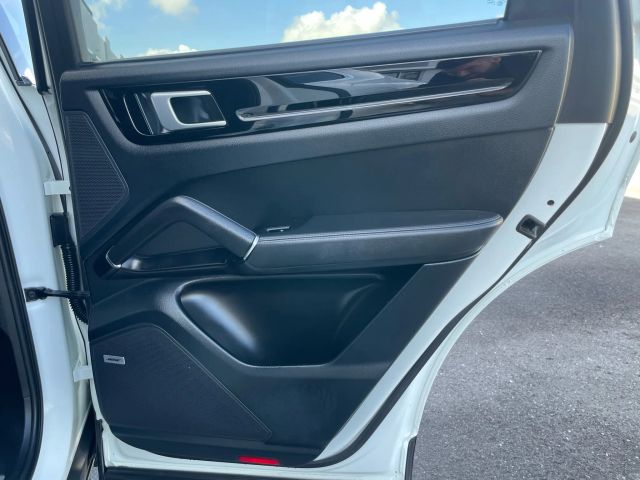 2019 Porsche Cayenne - Image 127