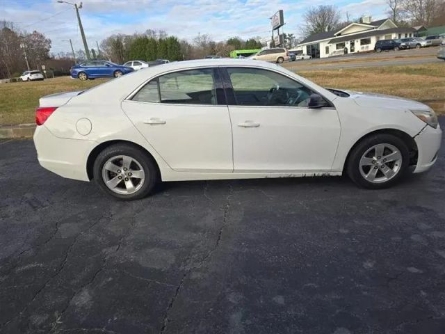 2015 Chevrolet Malibu - Image 4