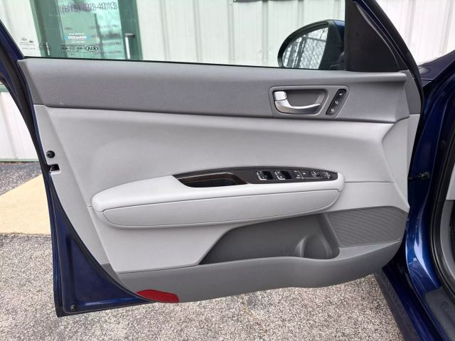 2016 Kia Optima - Image 14