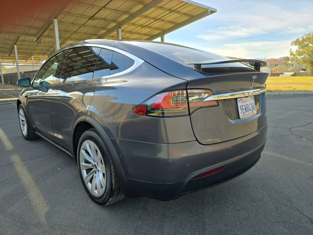 2019 Tesla Model X - Image 6