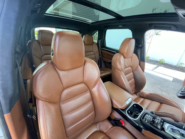 2017 Porsche Cayenne - Image 107