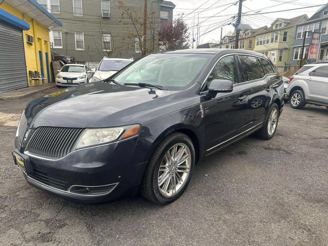 Lincoln MKT's photo