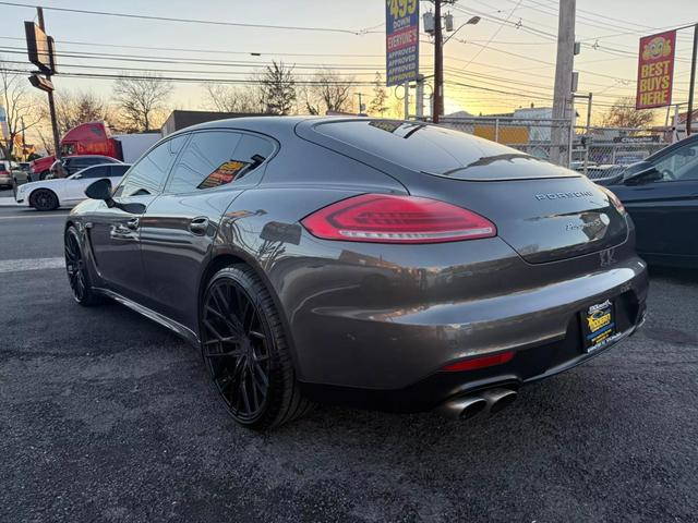 2014 Porsche Panamera S photo 4