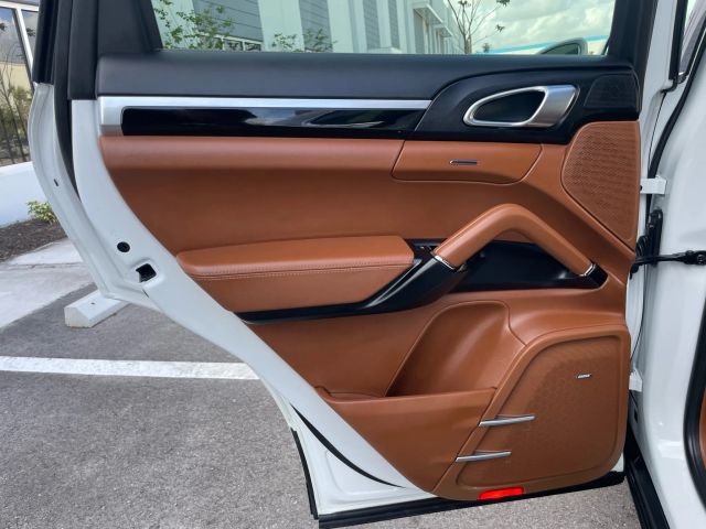 2017 Porsche Cayenne - Image 115