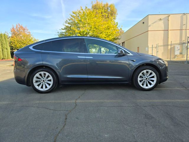 2019 Tesla Model X - Image 4