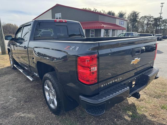 2018 Chevrolet Silverado 1500 LT photo 3