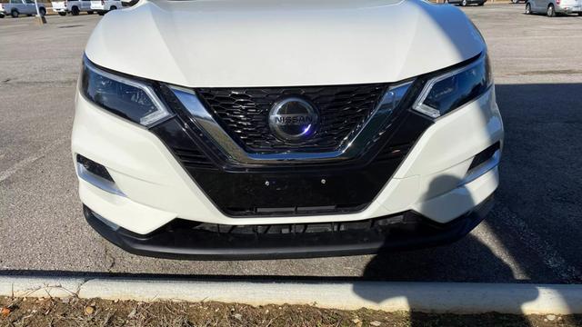 2021 Nissan Rogue Sport SL photo 2