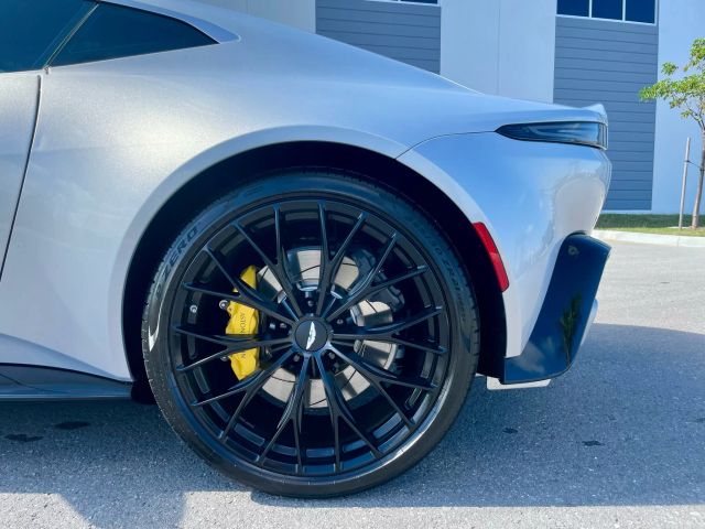 2023 Aston Martin Vantage - Image 33