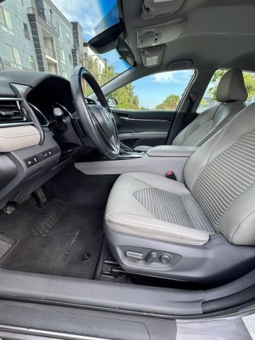 2018 Toyota Camry - Image 17