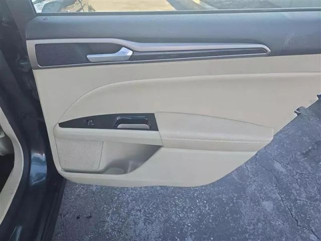 2015 Ford Fusion - Image 16