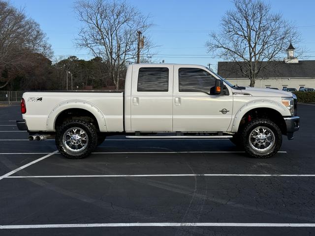 2013 Ford F-250 Super Duty Lariat photo 5