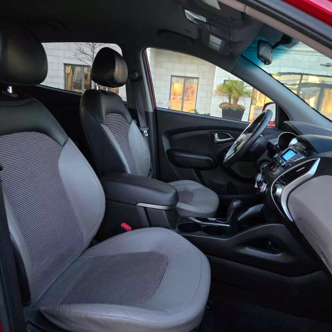 2011 Hyundai Tucson Gls Sport Utility 4d - Image 14