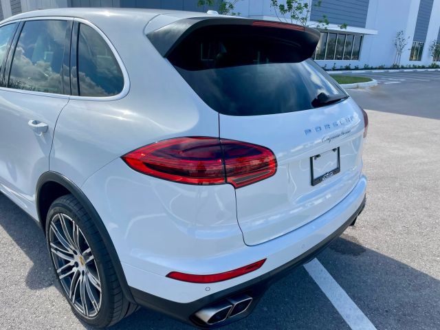 2017 Porsche Cayenne - Image 55