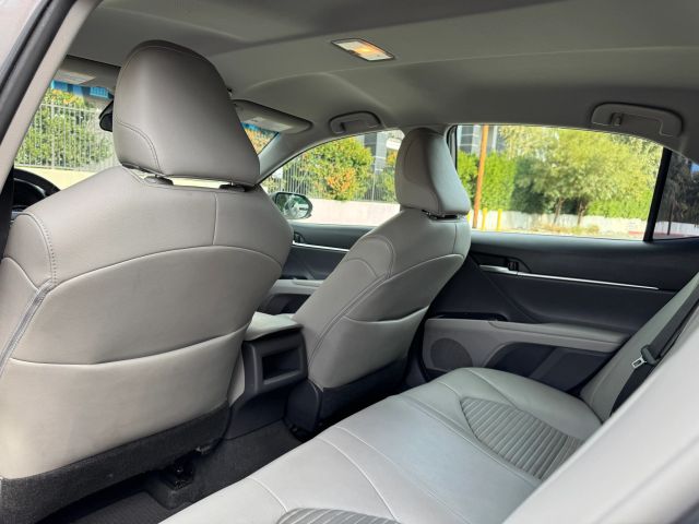 2018 Toyota Camry - Image 21