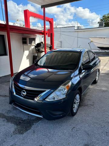 2017 Nissan Versa Sedan SV photo 3