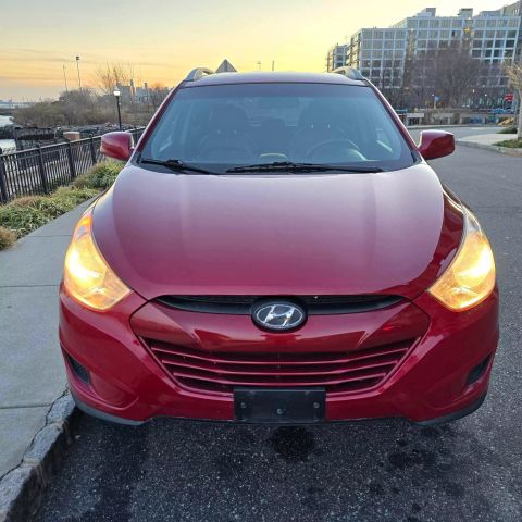 2011 Hyundai Tucson Gls Sport Utility 4d - Image 2